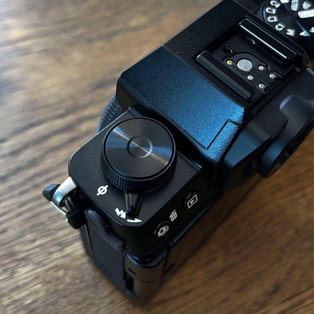 美品★FUJIFILM X-S10 ボディ シャッター数僅か