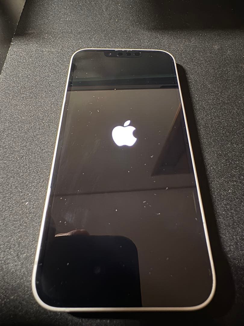 iPhone16e、ホワイト、128GB、背面割れ、ジャンク【現状品】