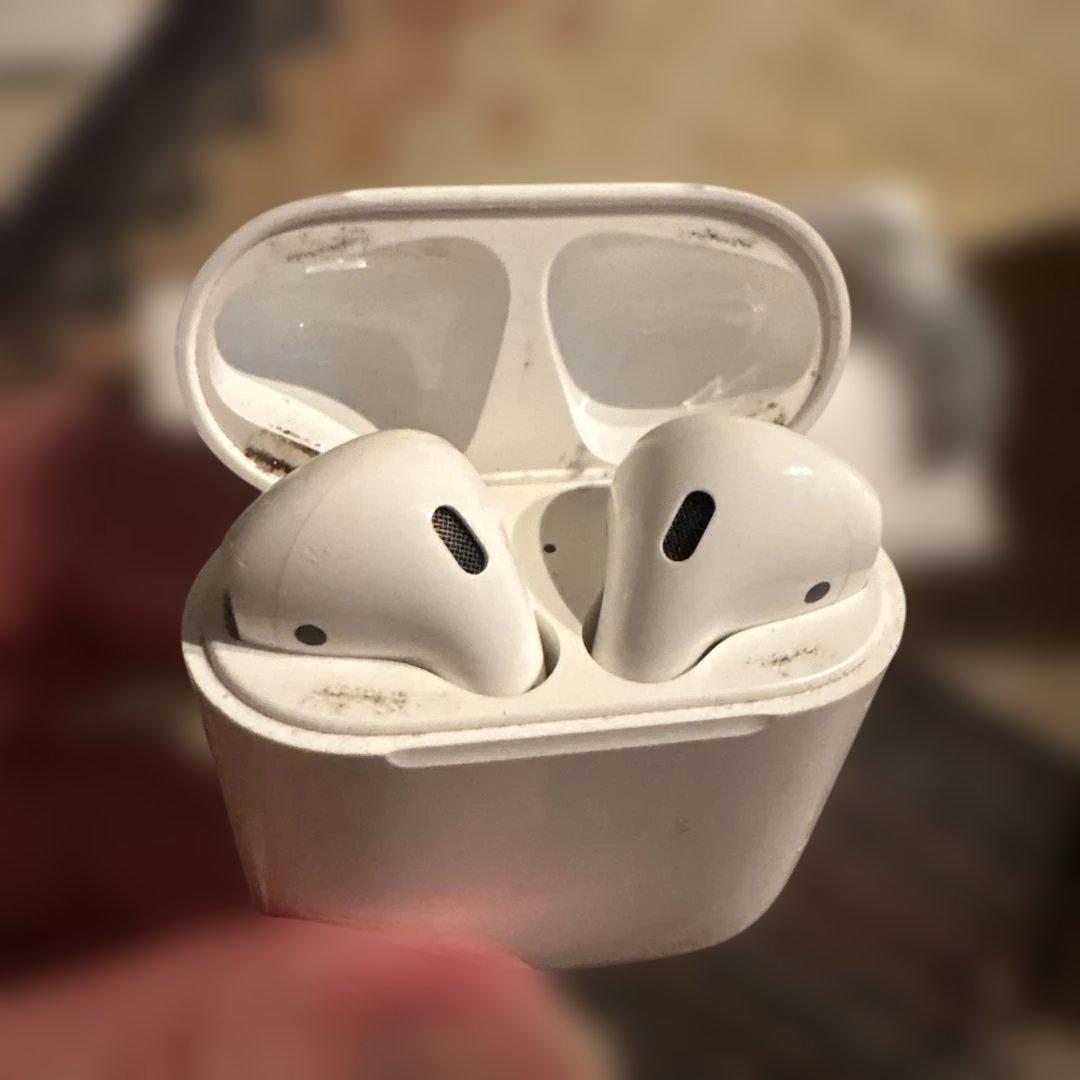 AirPods本体 ホワイト 充電コード、箱有り