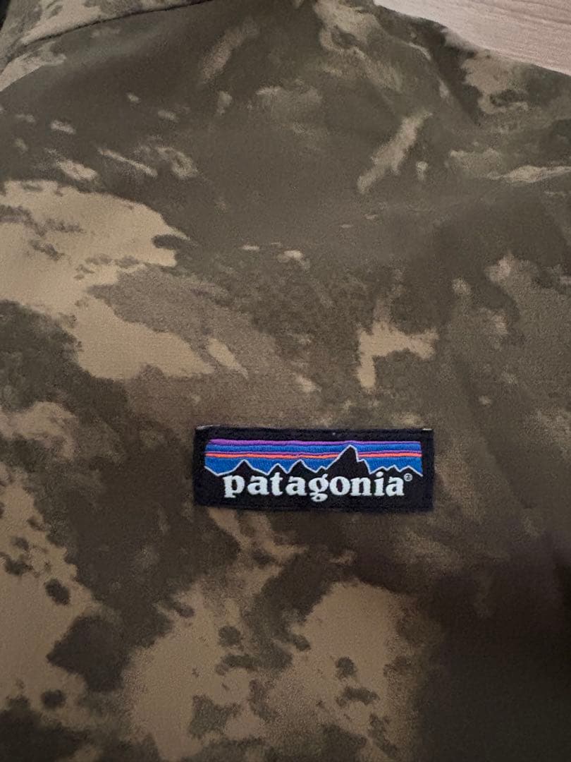 パタゴニア リバーシブルプルオーバー　グリセード　シンチラスナップt Lサイズ