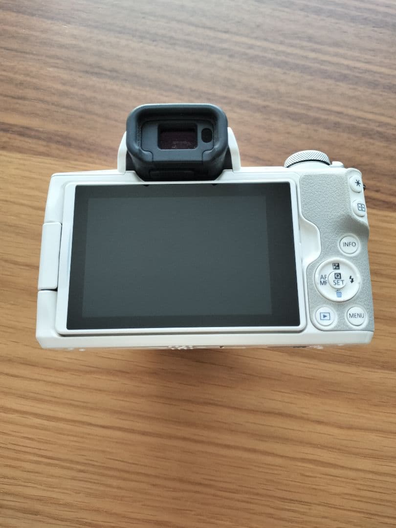 Canon EOS M ミラーレスカメラ ホワイト