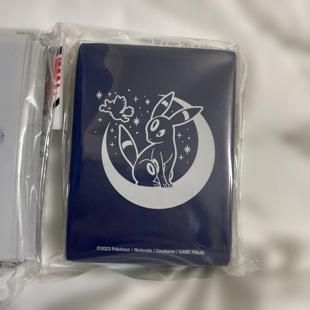 海外　ポケモンセンター　プレイマット　デッキシールド　ブラッキー　エーフィー