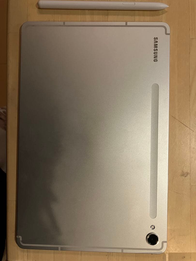 Galaxy Tab S9 本体　シルバー、キーボード、マウス付き（ケースも）