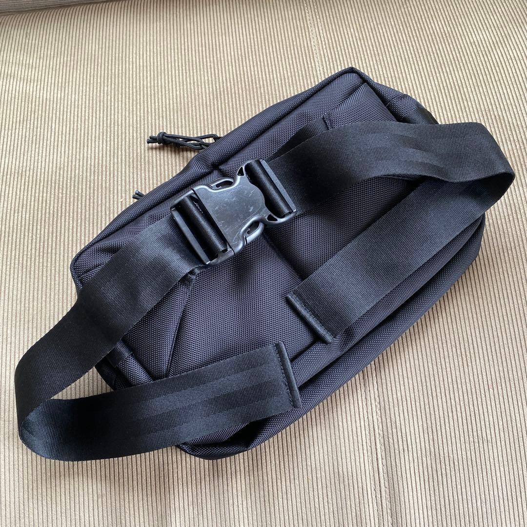 美品 ニューエラ マリークワント スクエア ボディバッグ ブラック マリクワ