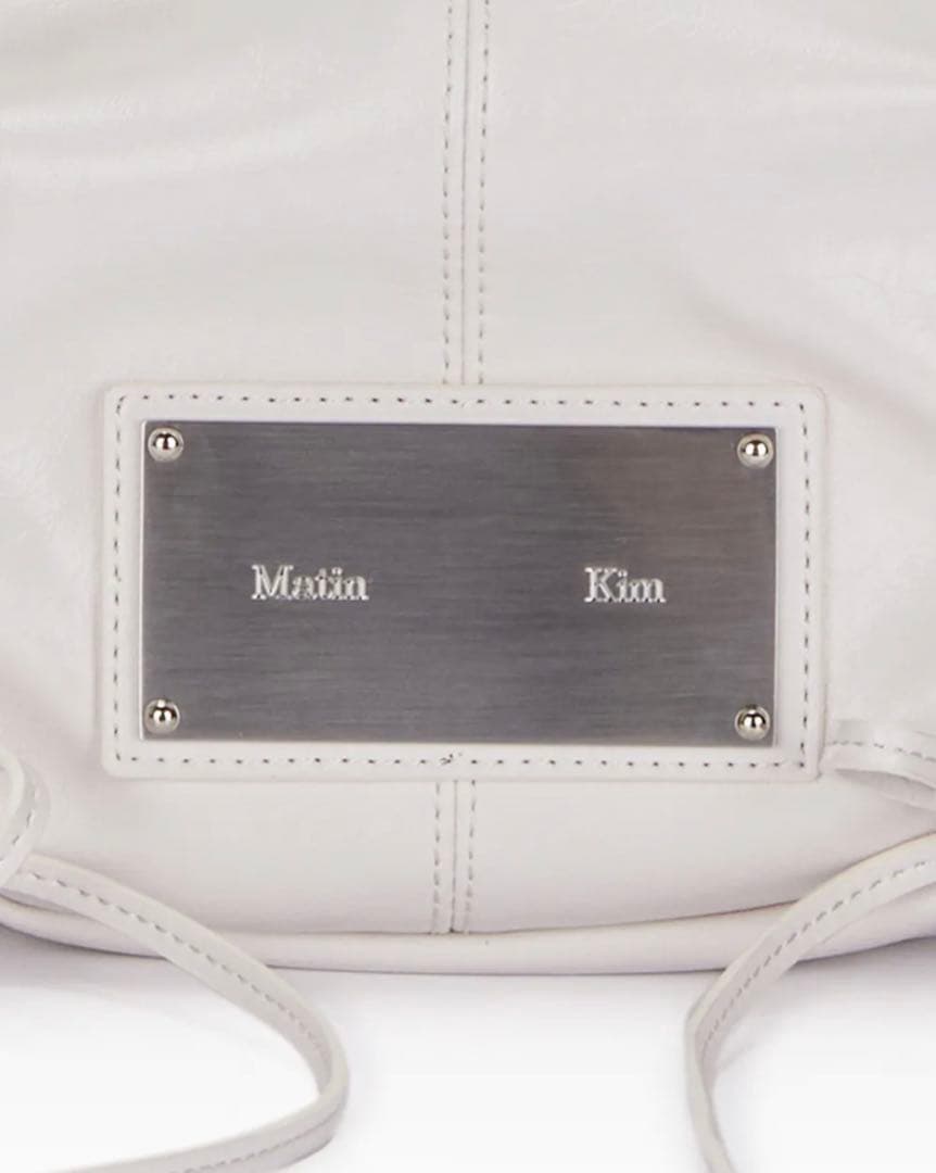 MATIN KIM ハーフシリングショルダーバッグ アイボリー