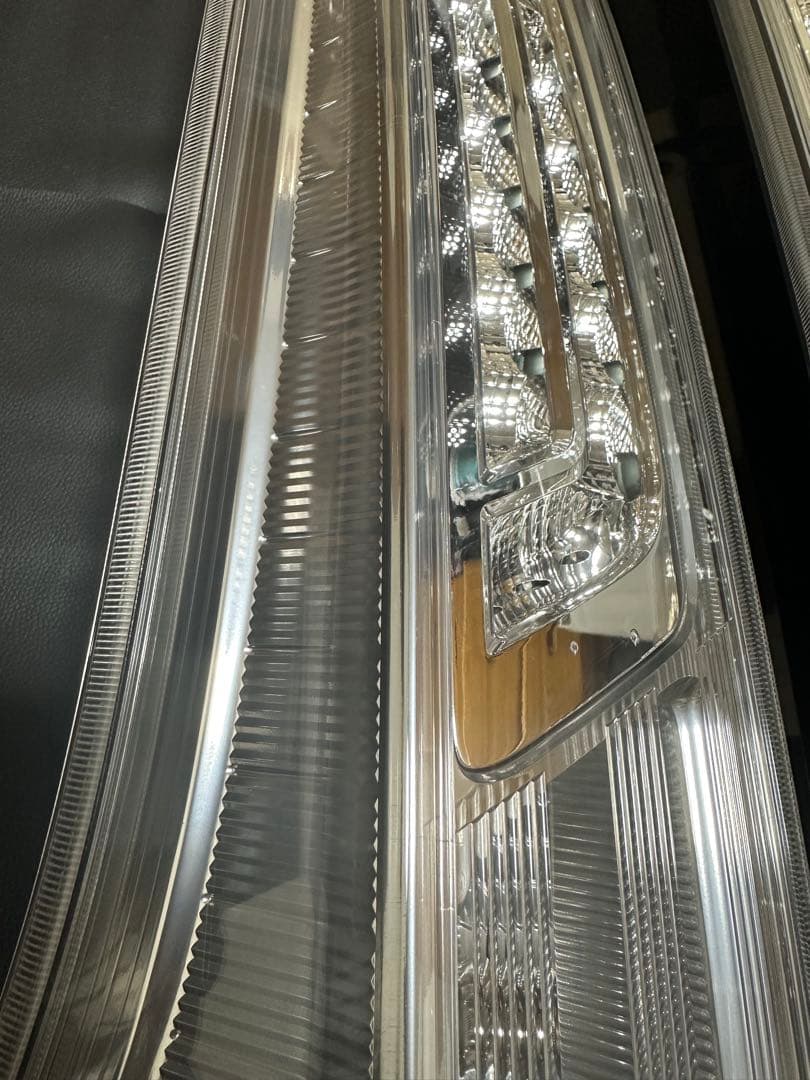 送料込み　セレナ C26 前期 純正 テールランプ 左右セット