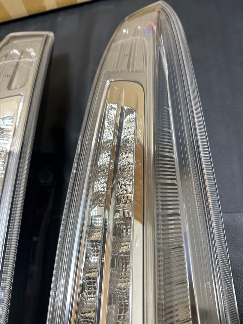 送料込み　セレナ C26 前期 純正 テールランプ 左右セット