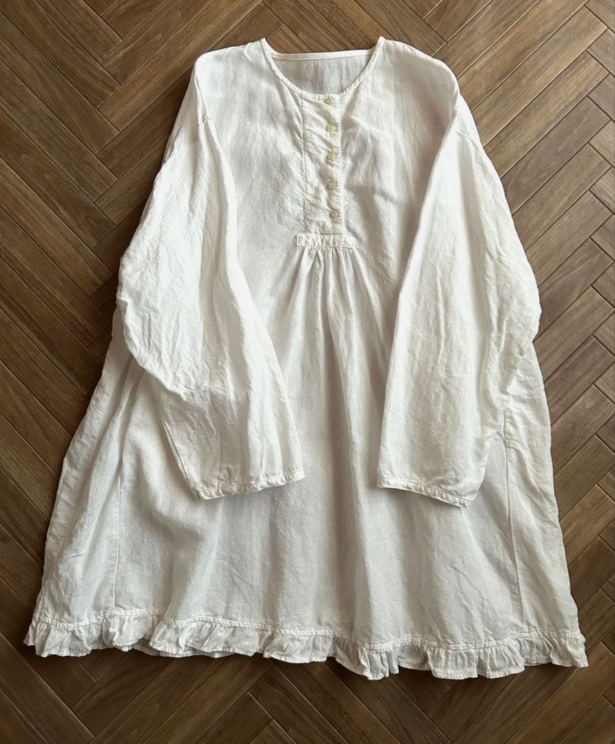 ネストローブ リネン近江晒しプチフリルチュニック