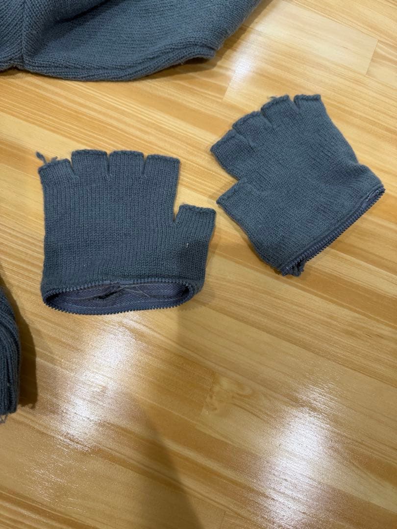 YMC（You Must Create）のニットセーターグローブ付き