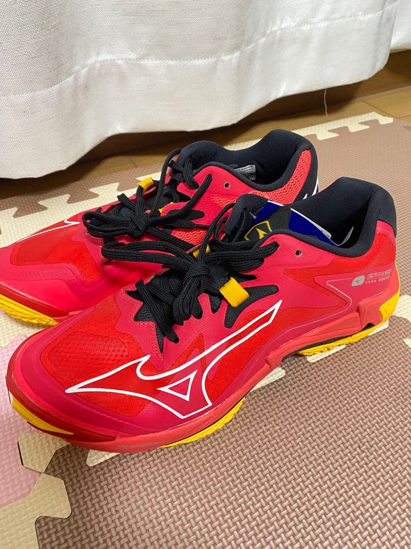 【美品】ミズノ ウェーブライトニングZ8 バレーボールシューズ