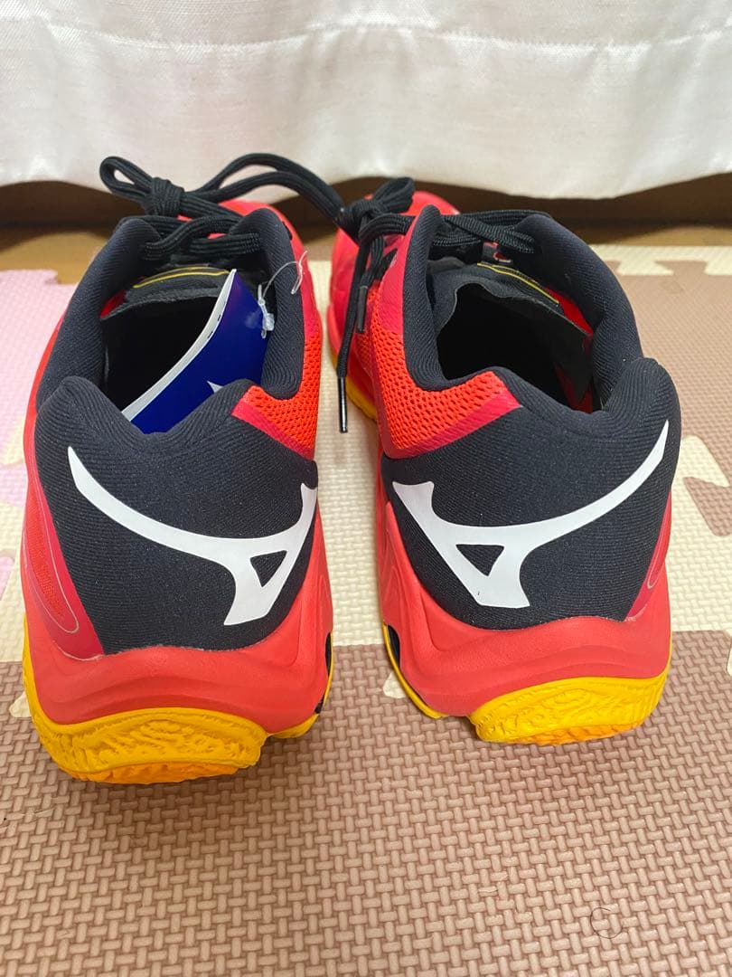 【美品】ミズノ ウェーブライトニングZ8 バレーボールシューズ