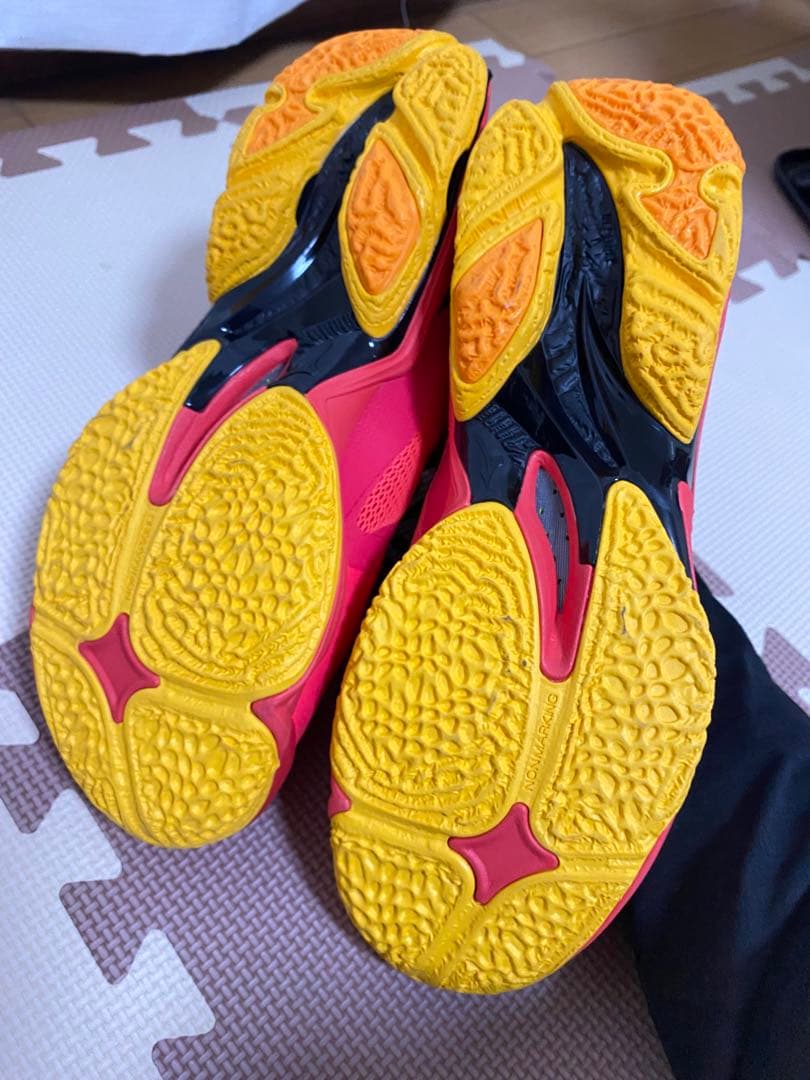 【美品】ミズノ ウェーブライトニングZ8 バレーボールシューズ