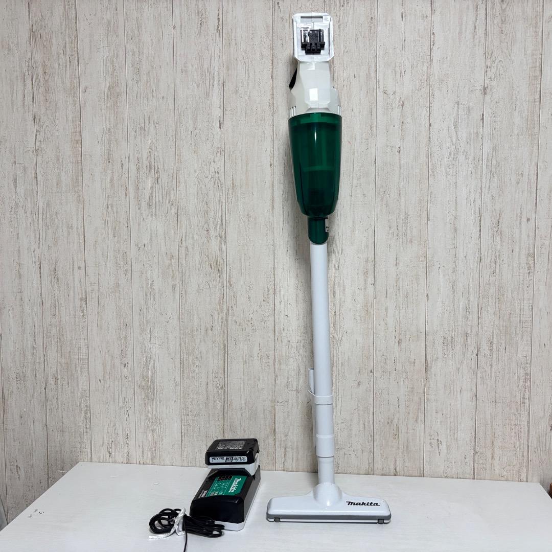 早い者勝ち‼️マキタ　充電式クリーナー MCL143D バッテリー、充電器付