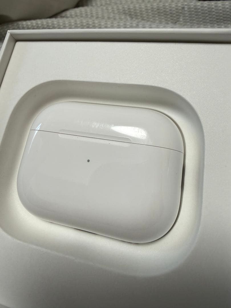 Apple AirPods Pro 第2世代 イヤーチップと充電器付き