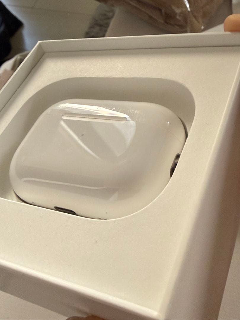 Apple AirPods Pro 第2世代 イヤーチップと充電器付き