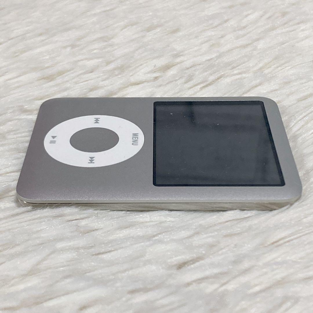 【極美品】 Apple iPod アイポッド 8GB MA980J シルバー