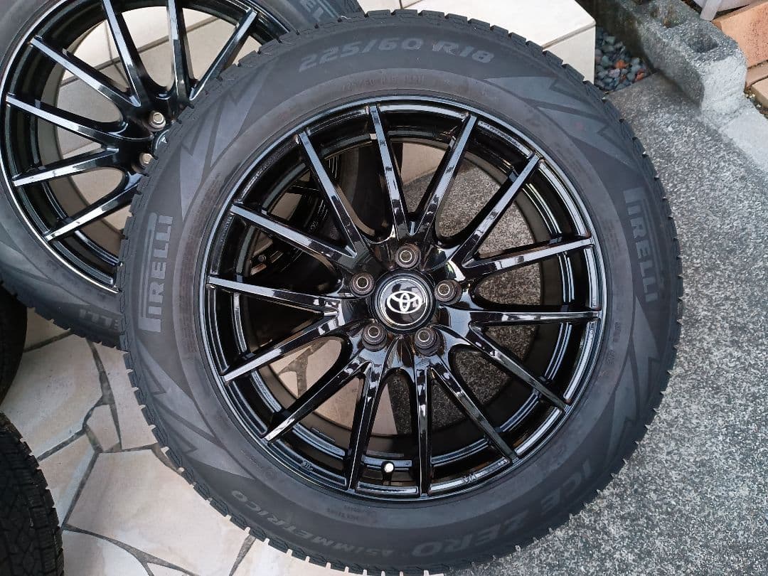 225/60R18 スタッドレスホイールセット　美品バリ山　ハリアーＲＡＶ4に！