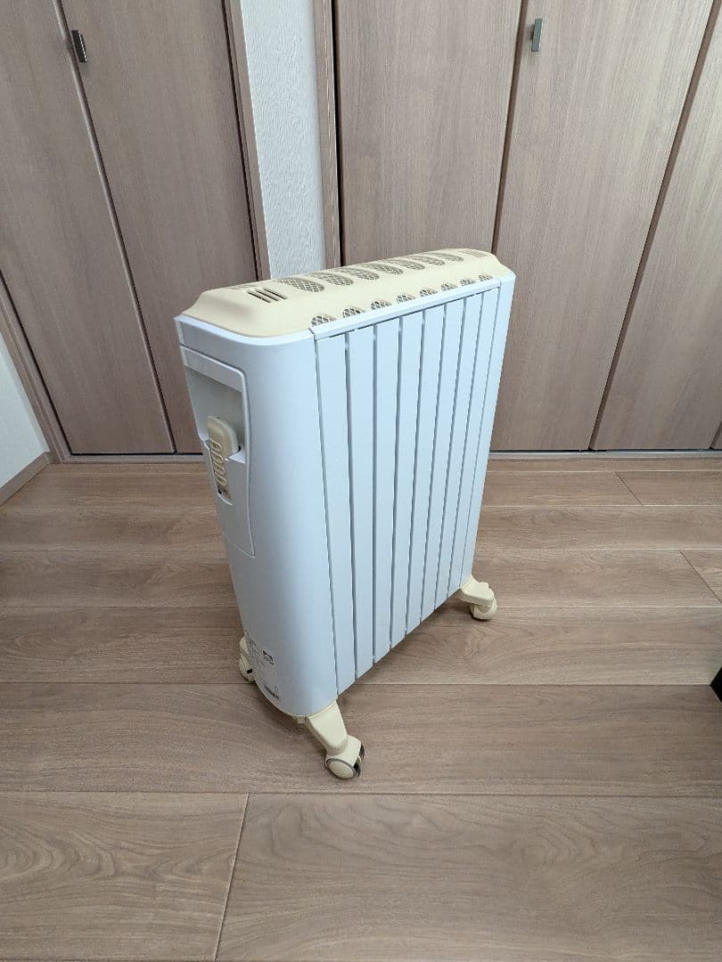 デロンギ　オイルヒーター　RHJ75V0815-CR 10畳〜13畳