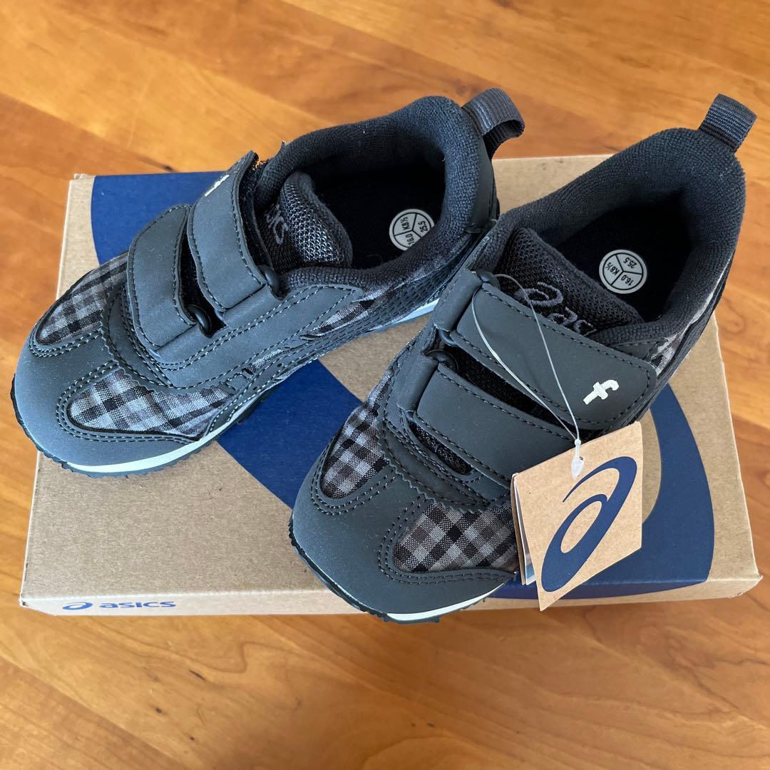 ファミリア　アシックス　スニーカー　16㎝