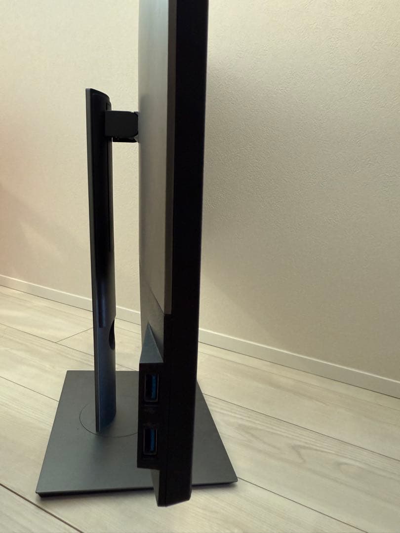 Dell 4Kモニタ U3219Q 31.5インチ