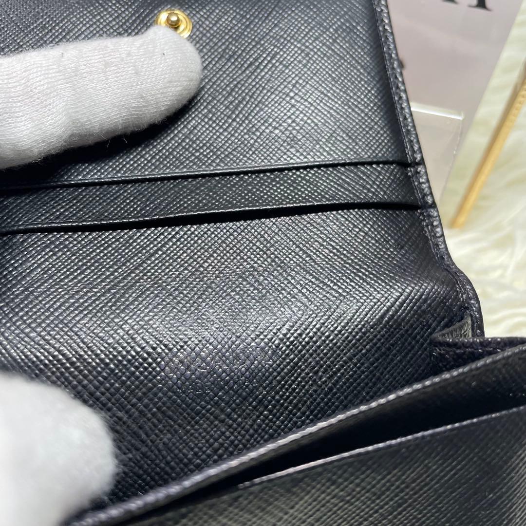 PRADA⭐︎プラダ⭐︎ブラック⭐︎名刺入れ⭐︎サフィアーノレザー⭐︎ホック留め