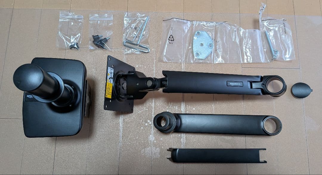 Amazonベーシック デスクマウント シングル モニターアーム