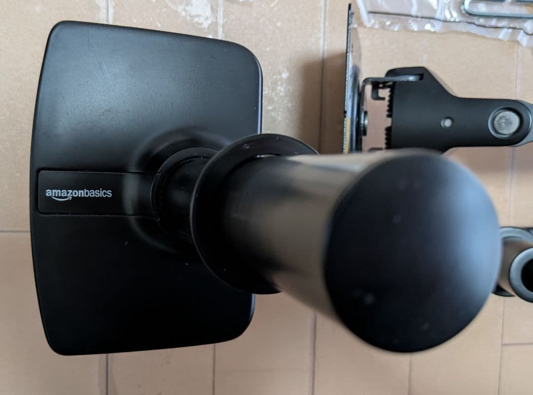 Amazonベーシック デスクマウント シングル モニターアーム