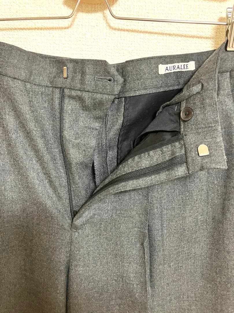 美品AURALEE ✖️伊勢丹　SUPER LIGHT WOOL SLACKS 0