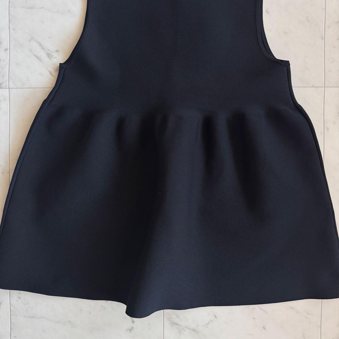 美品　人気　ユナイテッドアローズ　ニットフリルベスト　ジレ　ブラック