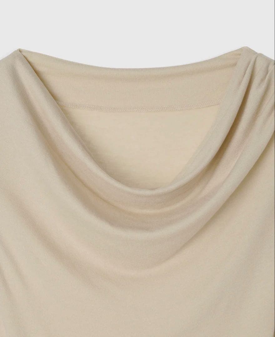 【超人気完売品】 ánuansアニュアンスギャザードレープカットトップス着用1回