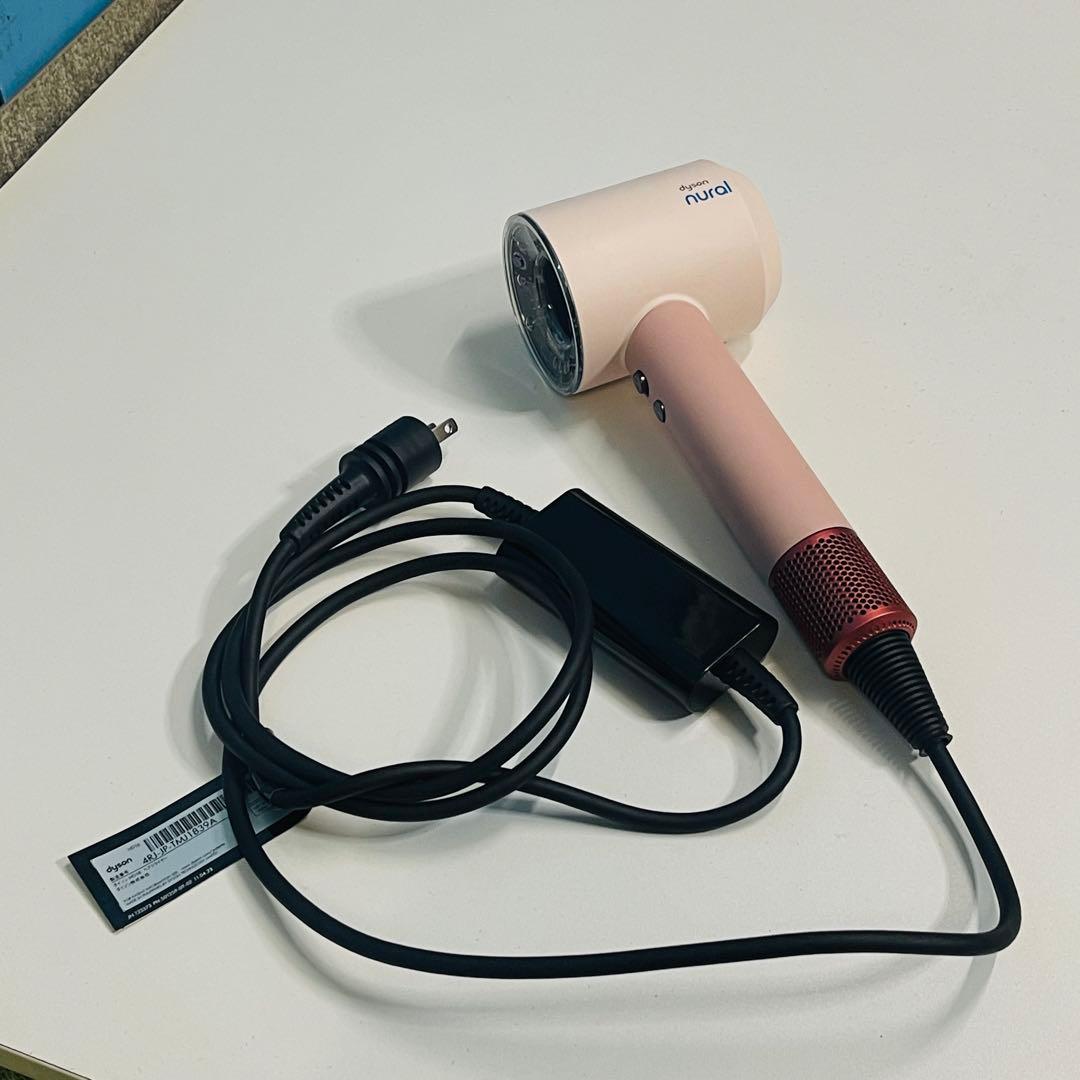 Dyson ヘアドライヤー HD16数量限定カラー さくらチェリー 。