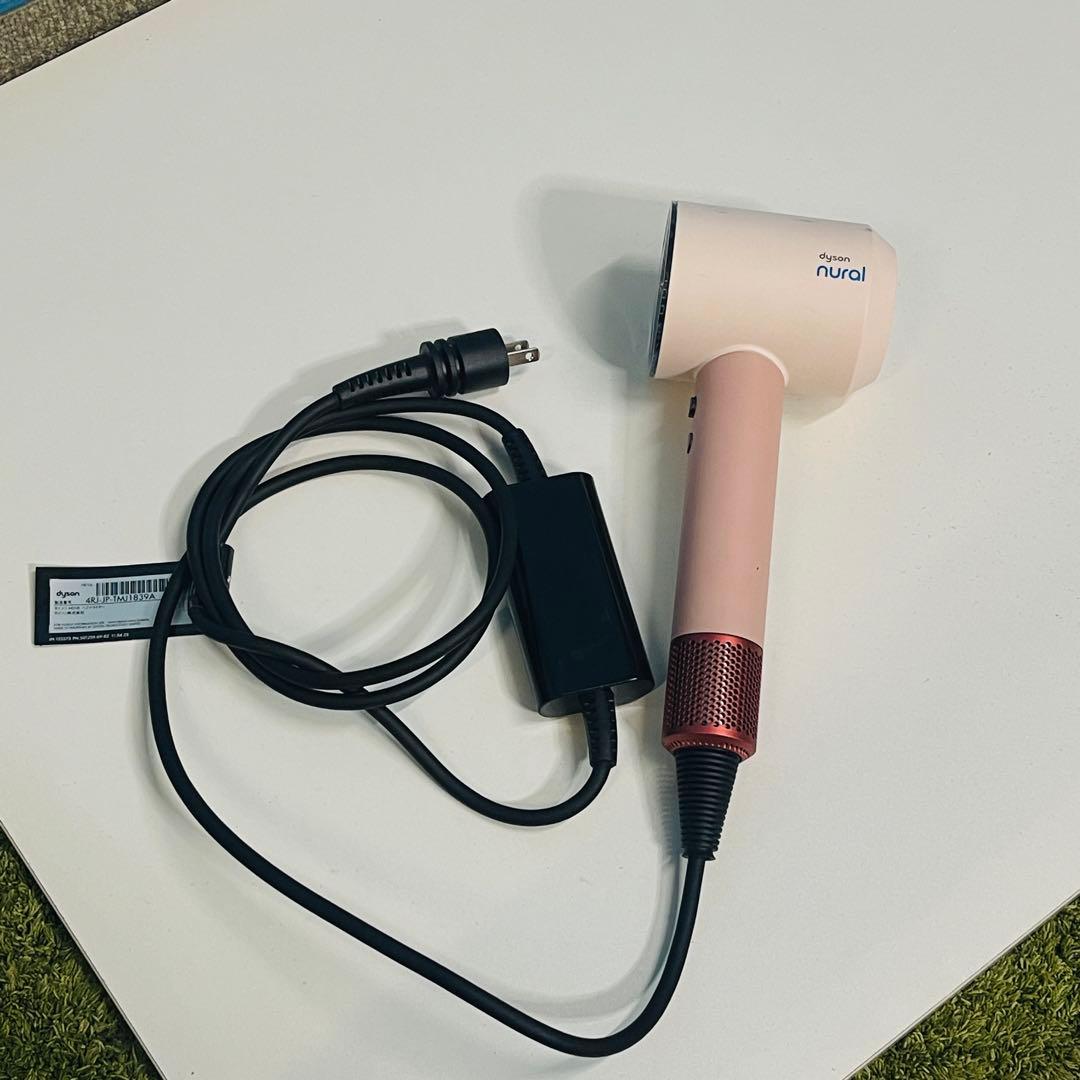 Dyson ヘアドライヤー HD16数量限定カラー さくらチェリー 。