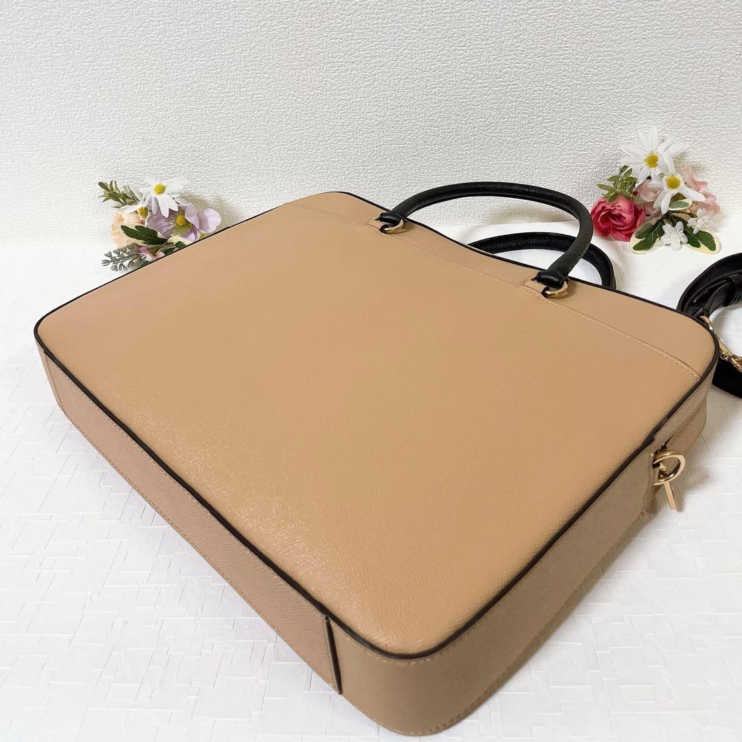 美品★コーチ ビジネスバッグ ショルダーバッグ 手提げ 2WAY チャーム A4