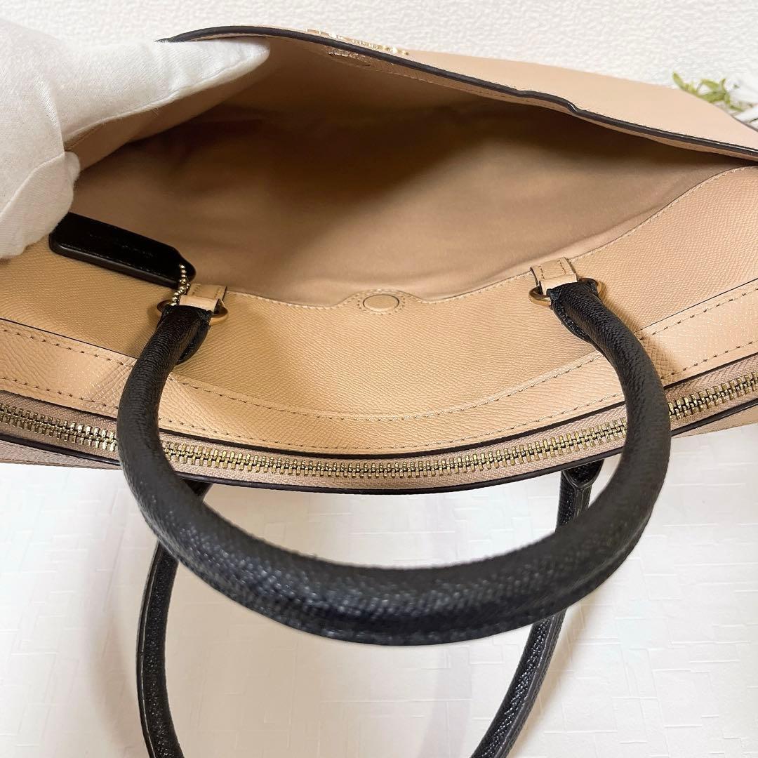 美品★コーチ ビジネスバッグ ショルダーバッグ 手提げ 2WAY チャーム A4