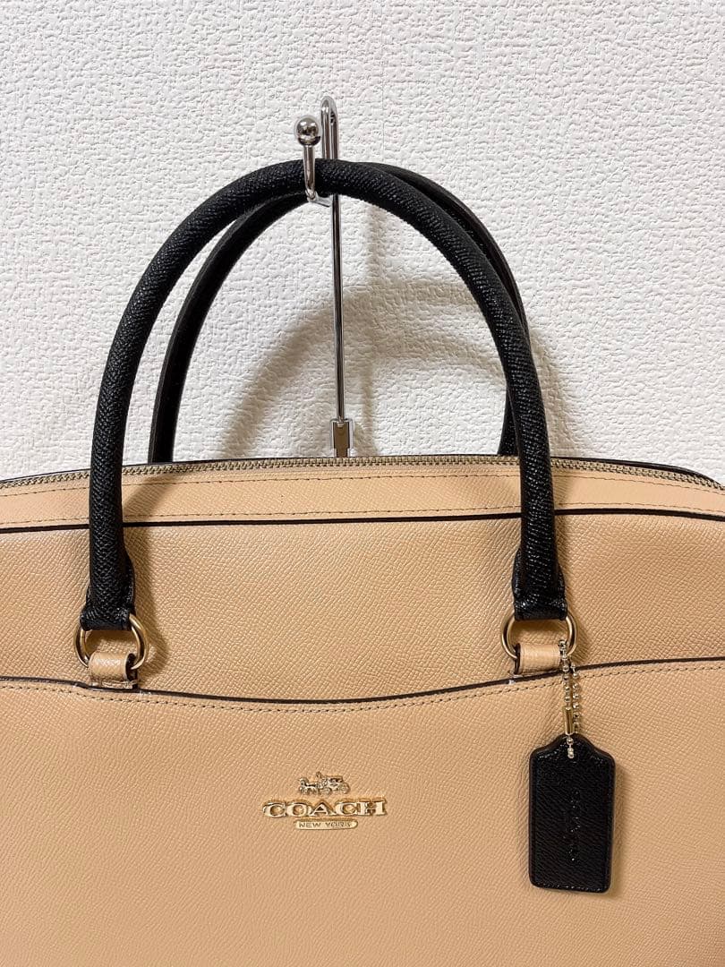 美品★コーチ ビジネスバッグ ショルダーバッグ 手提げ 2WAY チャーム A4