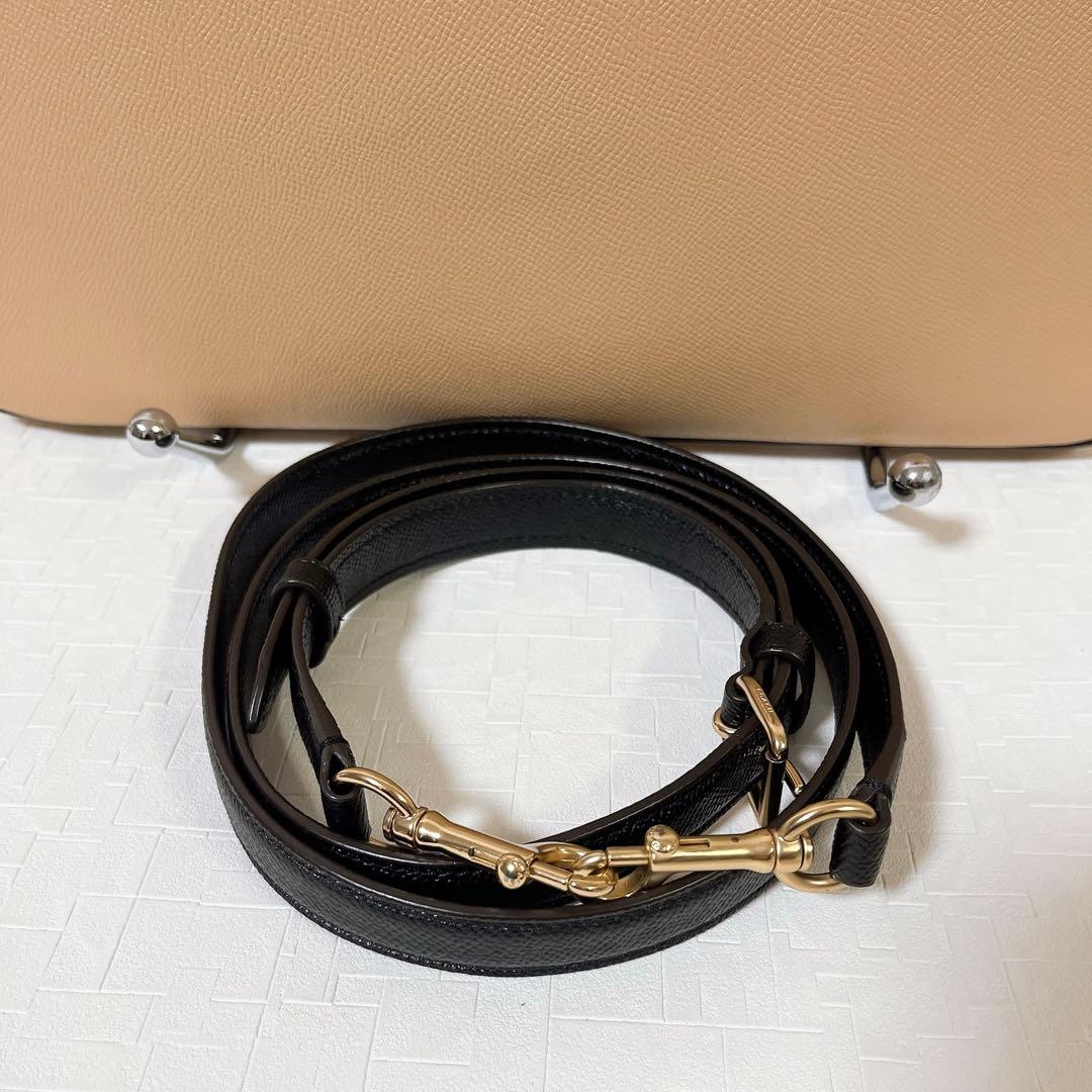 美品★コーチ ビジネスバッグ ショルダーバッグ 手提げ 2WAY チャーム A4