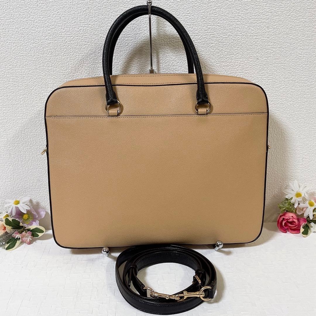 美品★コーチ ビジネスバッグ ショルダーバッグ 手提げ 2WAY チャーム A4