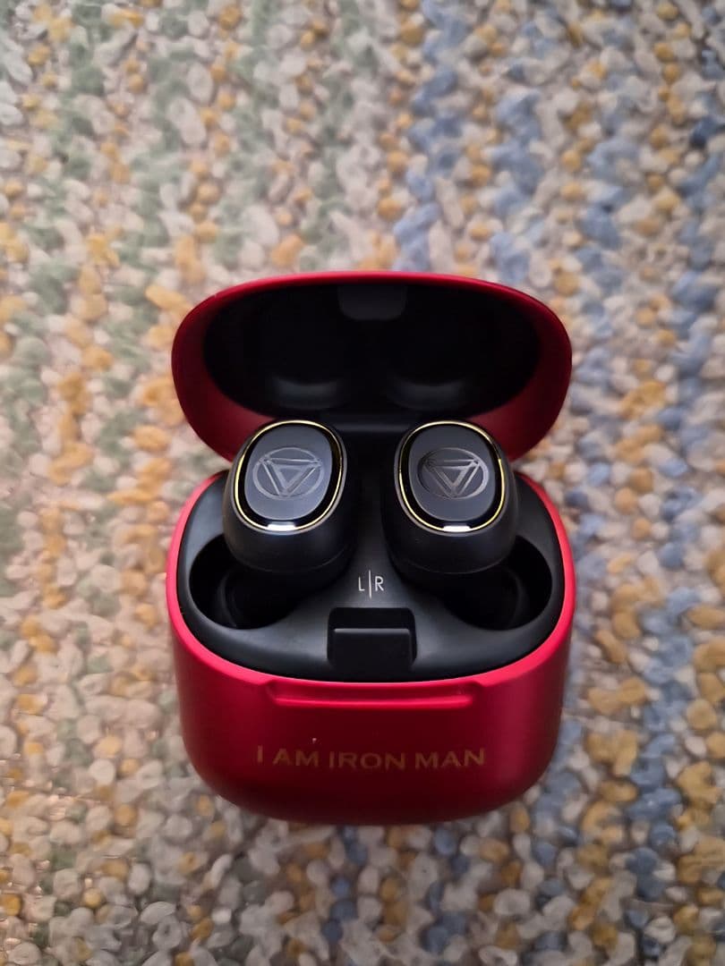 アイアンマン ワイヤレスイヤホン STARK EXP