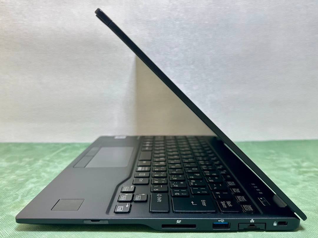 Fujitsu LIFEBOOK U9310/D ノートPC |2939