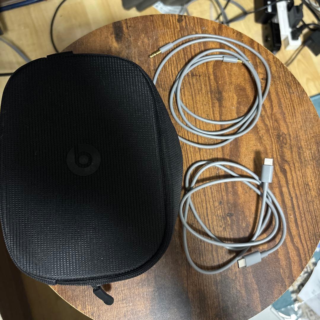 Beats ワイヤレスヘッドホン ブラック　スタジオプロ