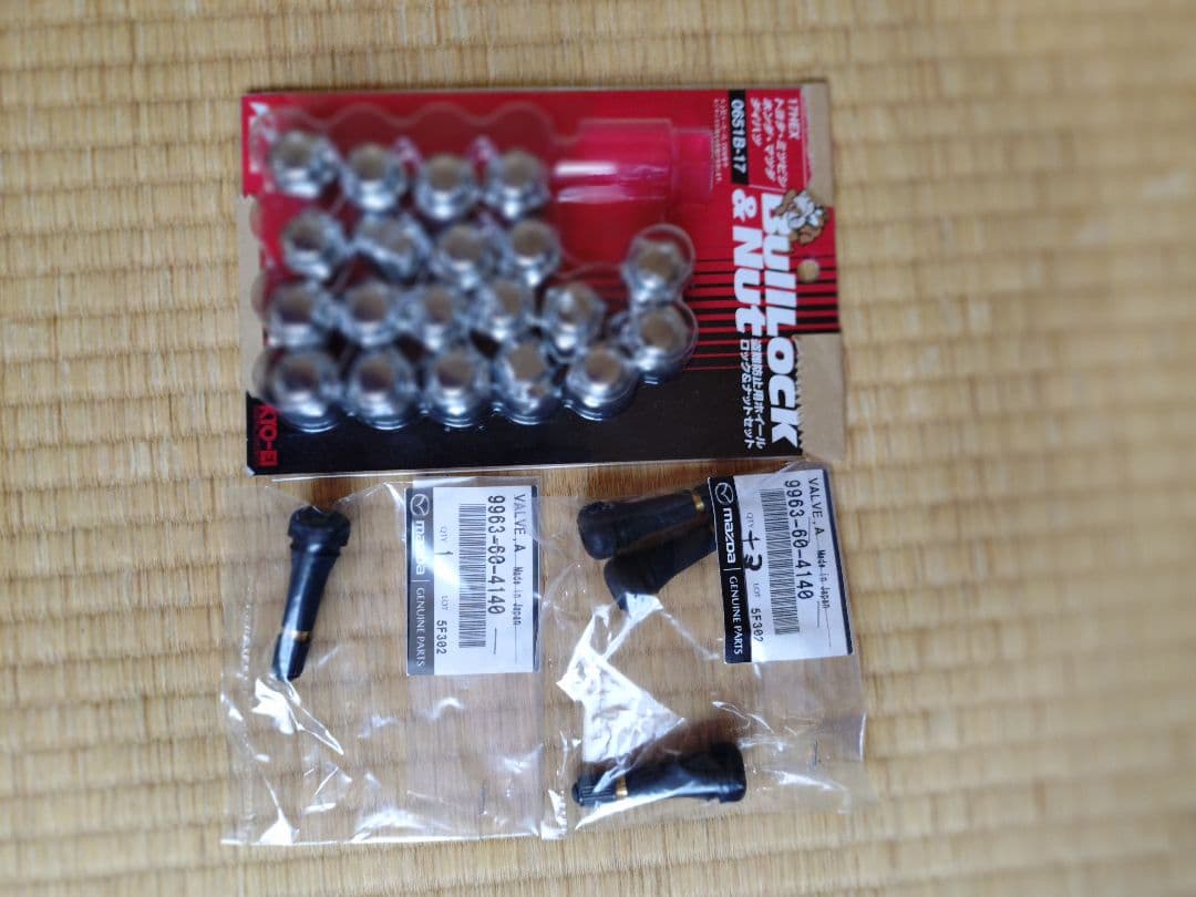 【日野】MAZDA3ファストバック純正 18インチ ダークグレ― 1本④