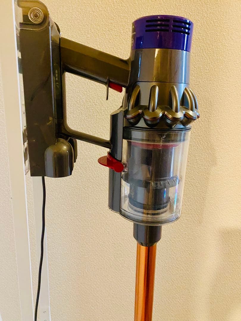 【豪華セット】ダイソンV10＋水拭きヘッドRULA＋壁穴不要スタンド＋付属品付