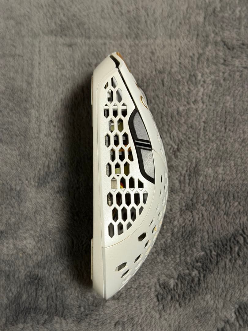 finalmouse zeus M 本体