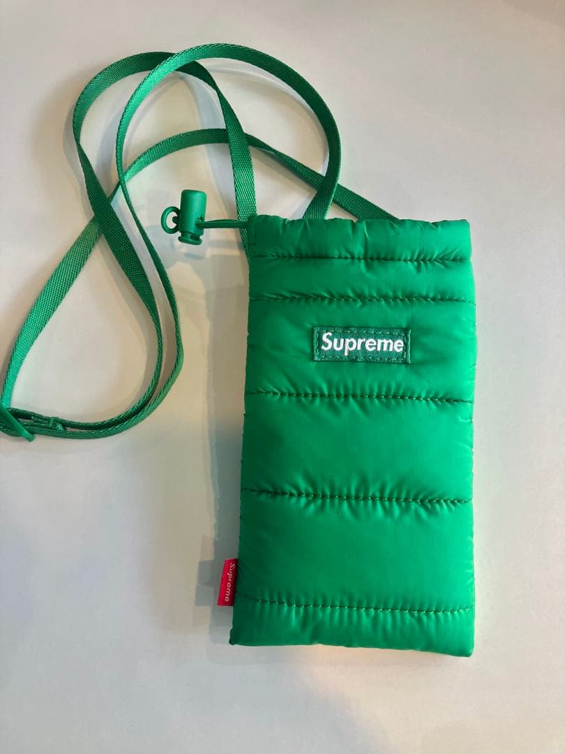 ⭐*️様 Supreme Puffer Neck Pouch \