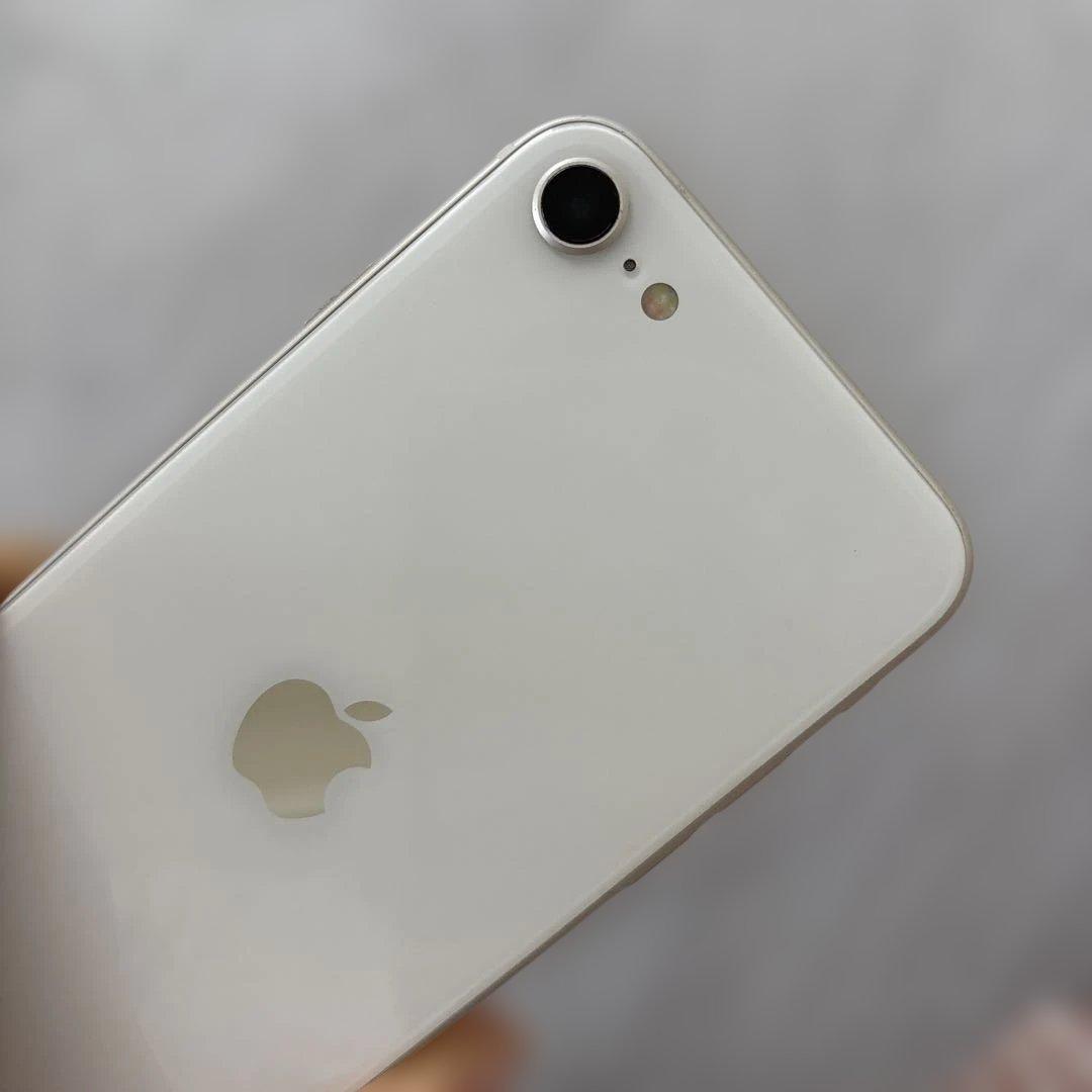 iPhone SE 第3世代　64GB スターホワイト