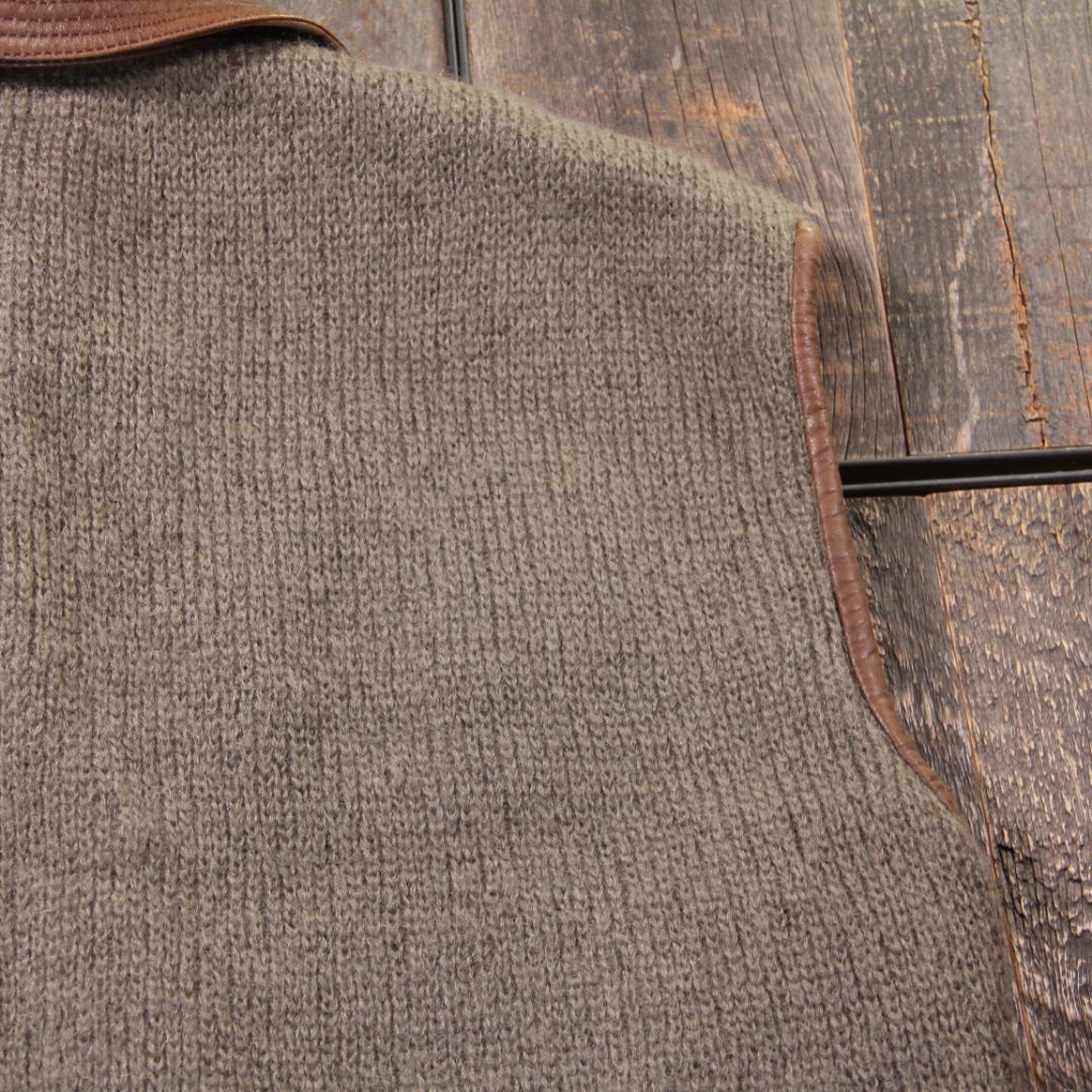 古着　モヘアジレ　ベスト　イタリアヴィンテージ　チョッキ　４６　M カーキ.