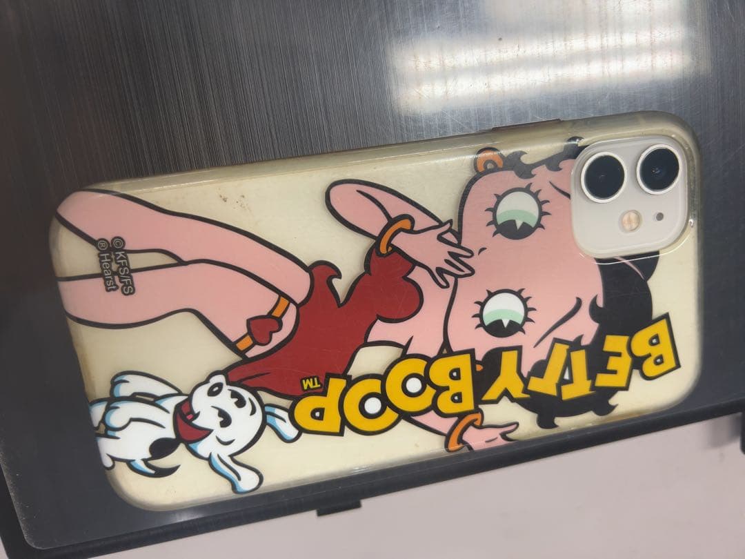 iPhone 11 ベティ・ブープデザイン ケース付き
