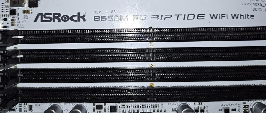 マザーボード ASRock B650M PG Riptide WiFi White