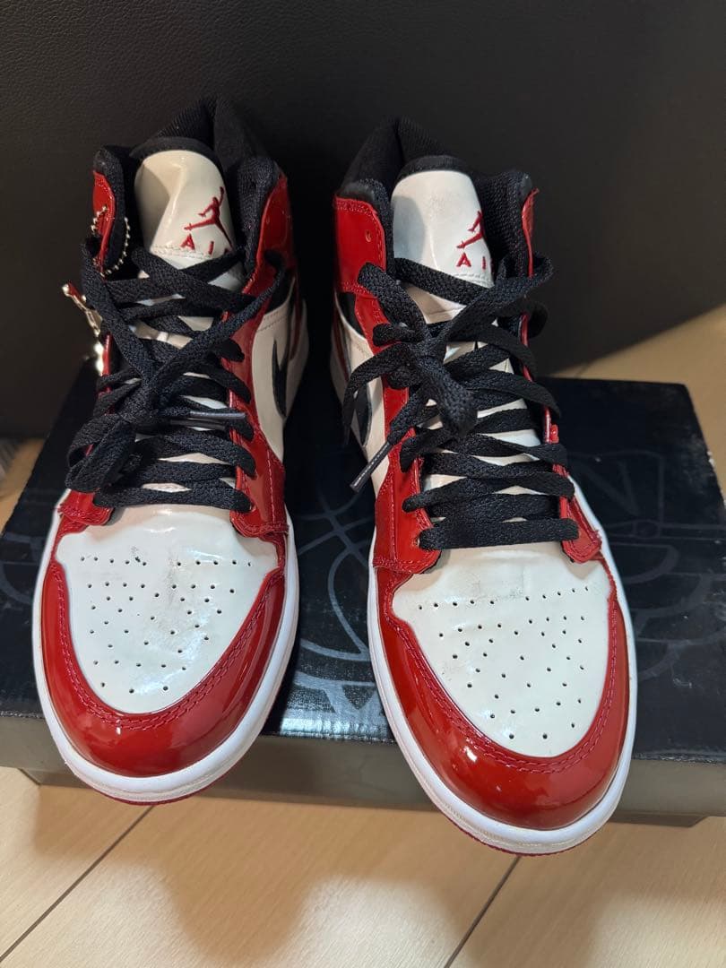 AIR JORDAN 1 RETRO ジョーダン　シカゴブルズ　パテント