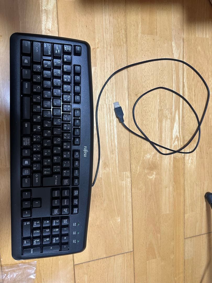 Fujitsu ESPRIMO WD2/W デスクトップPC